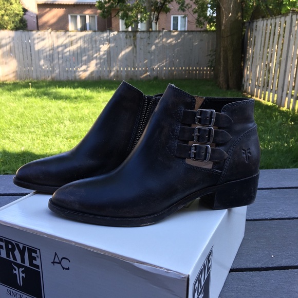 FRYE Ray Belted Booties - real leather ankle boots - Picture 4 of 8